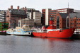 img_2716_liverpool_two_very_different_boats.jpg