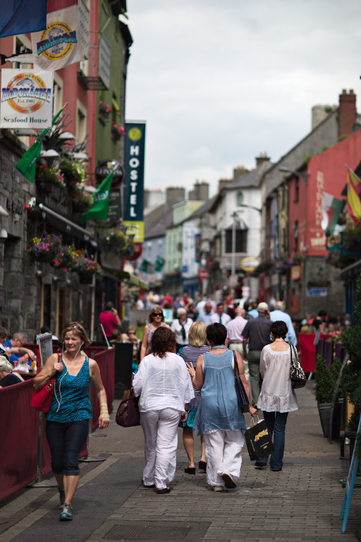 img_4157_galway_quay_street_hustle_and_bustle