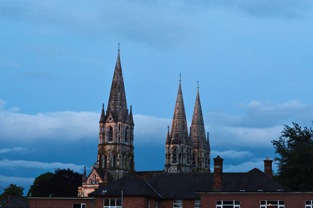 img_9012_cork_st_fin_barres_cathedral_in_dusk.jpg 