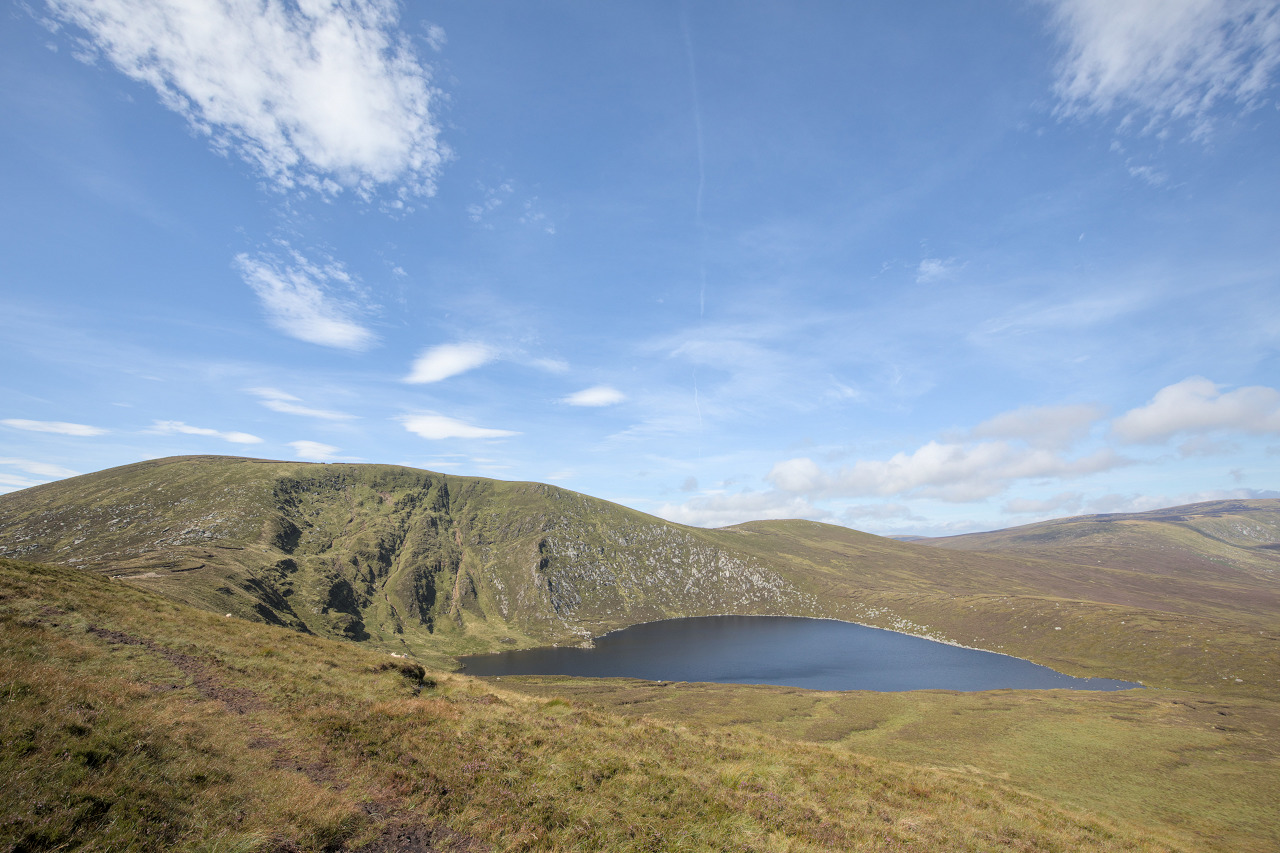 img_1639_lough_ouler_first_view.jpg 