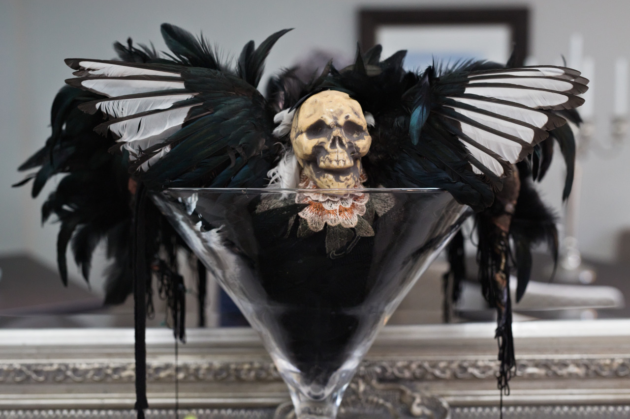 img_6328_cardiff_cathedral_73_skull_and_feathers.jpg 
