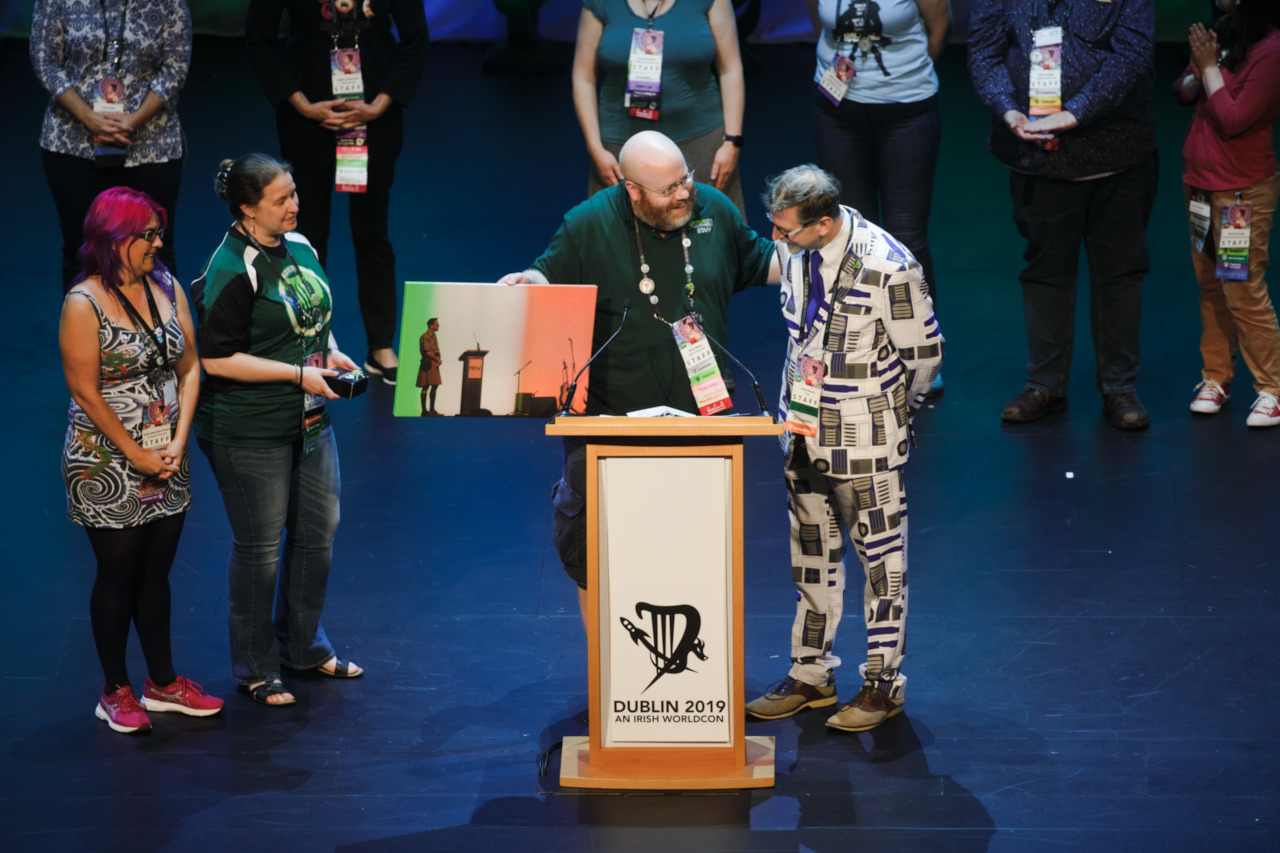 img_1213_dublin_worldcon_closing_ceremony_chair_receives_a_gift.jpg 